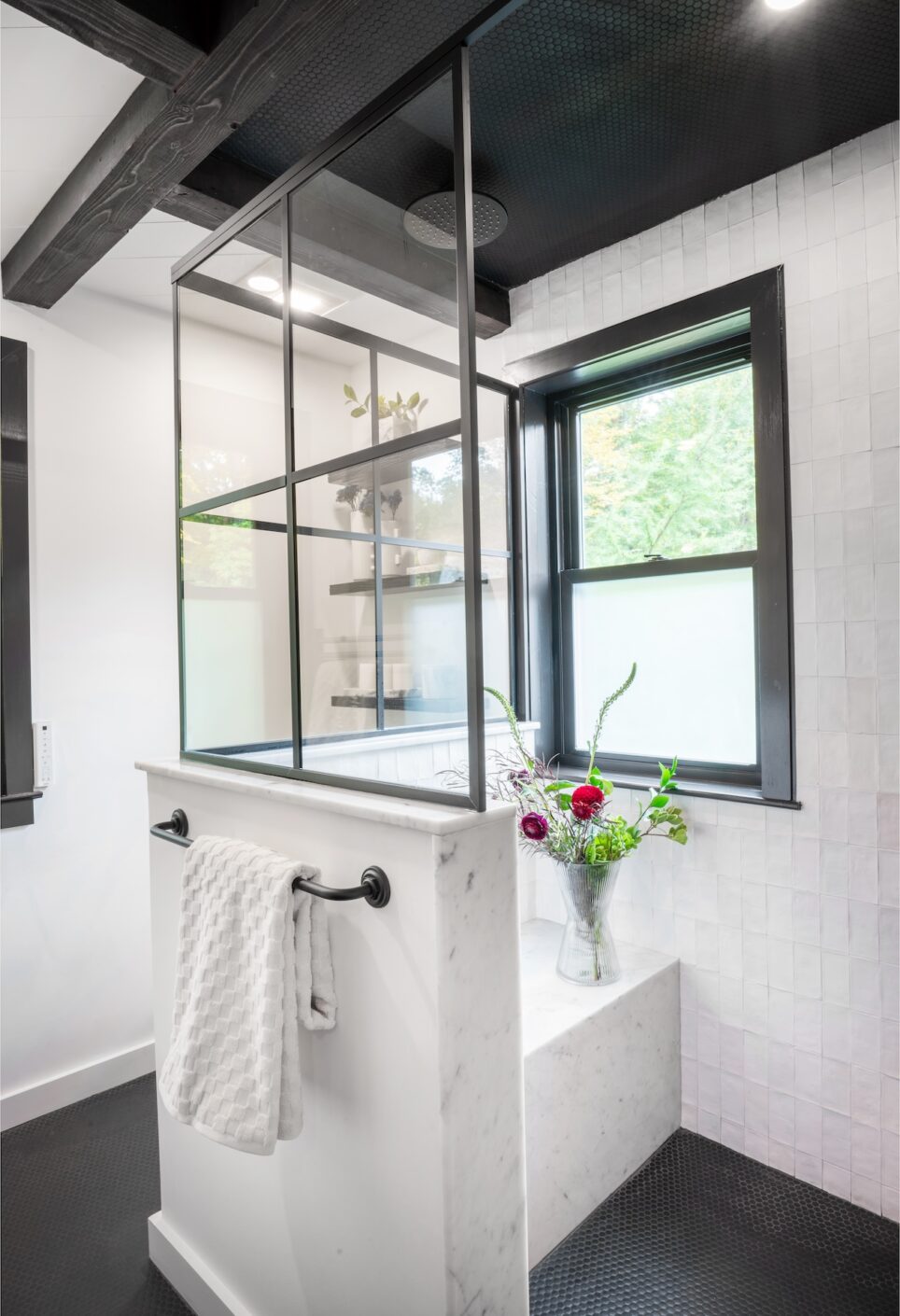 Black And White Shower Detail Guilford Ct