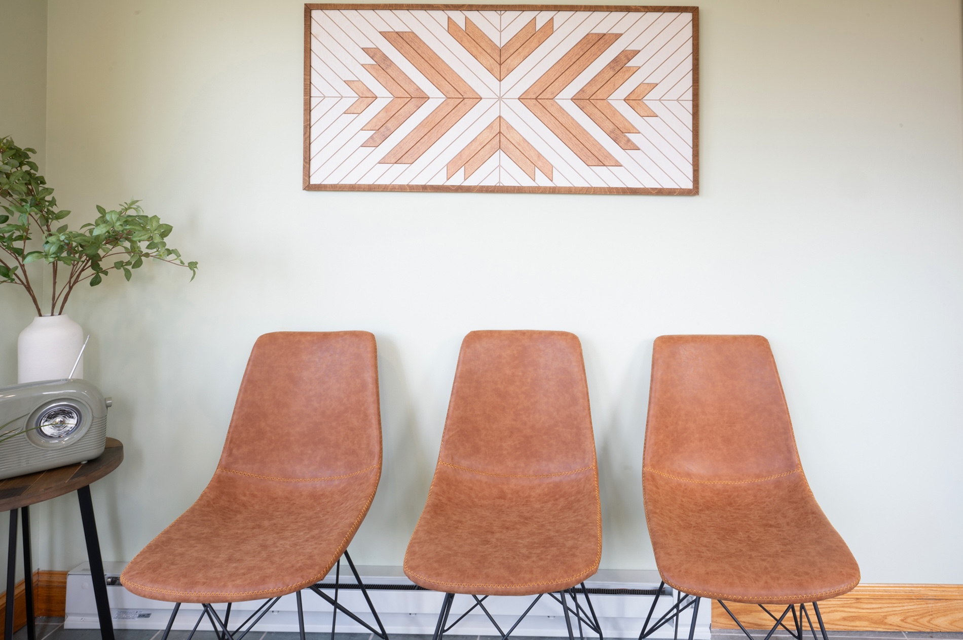 Leather Chairs Doctor Waiting Room Design