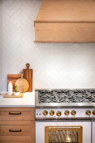 Rustic Charm to Classic Design – Kitchen Color and Style Trends for 2024